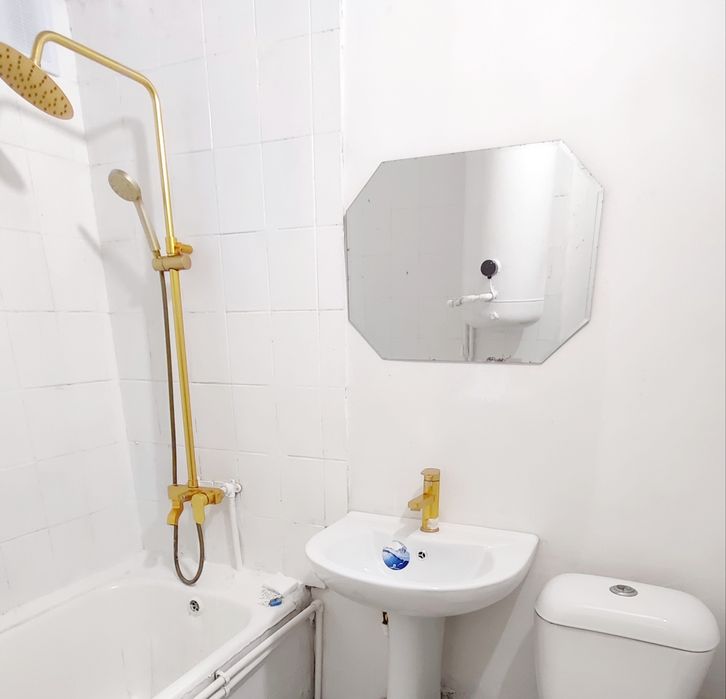 Andijon shahar 2mikr 1etaj 3xona qilingan SOTILADI