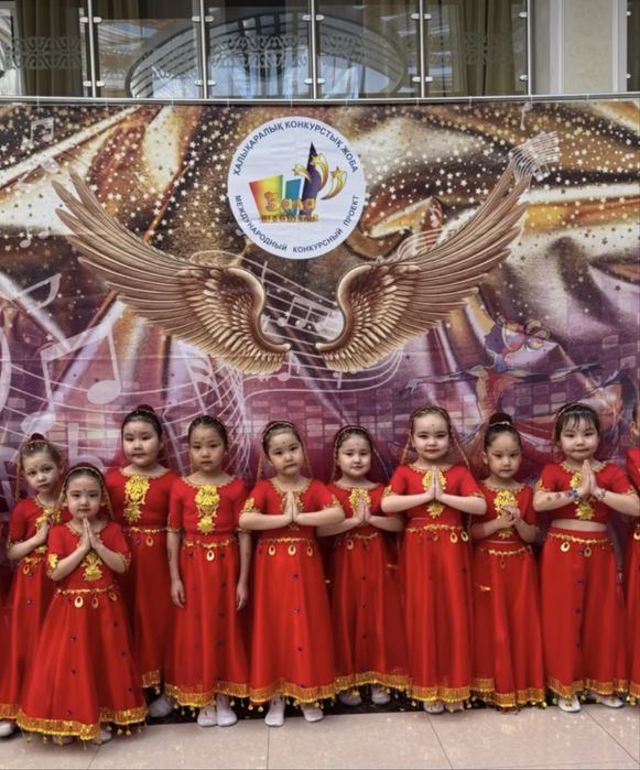 Продаются костюмы