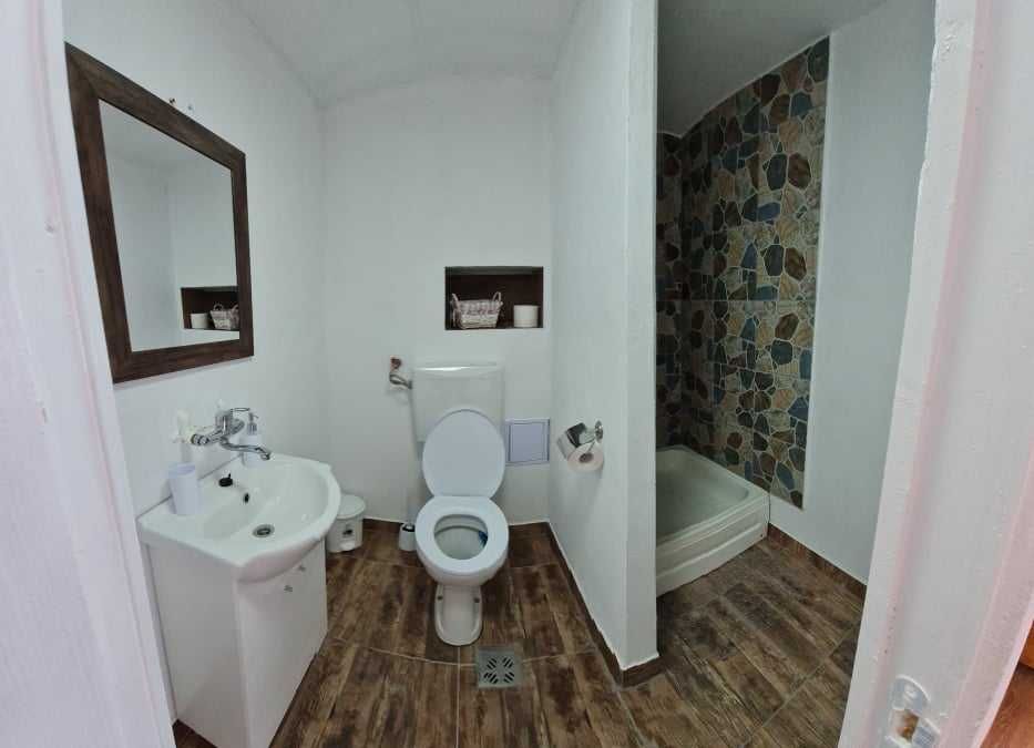 Afacere la cheie - Cabana Floare de stanca din muntii Retezat