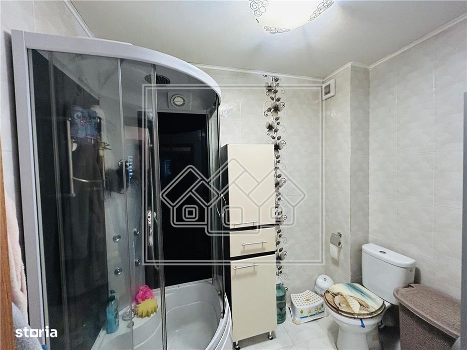 Ap spatios, mobilat si utilat, 3 camere, 2 balcoane, 2 parcari