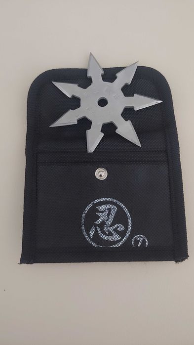 Продавам шурикен-и