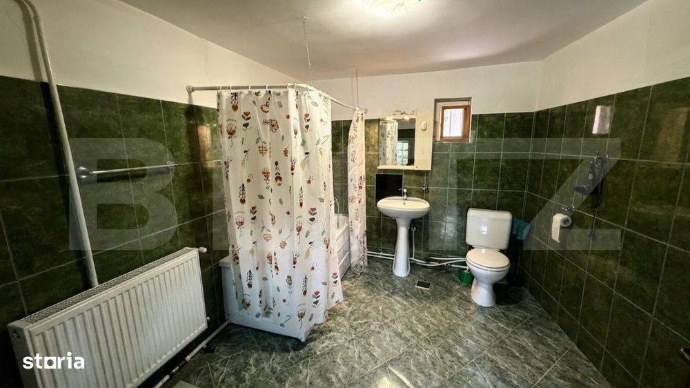 Casa decomandata (P+1E), 220 mp, zona Pietrosita