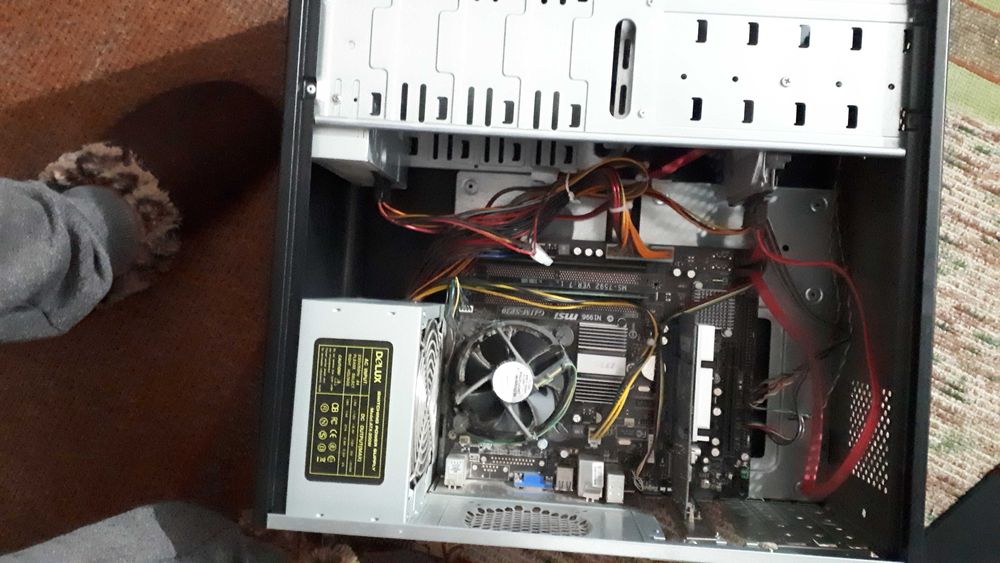 Настолен компютър delux