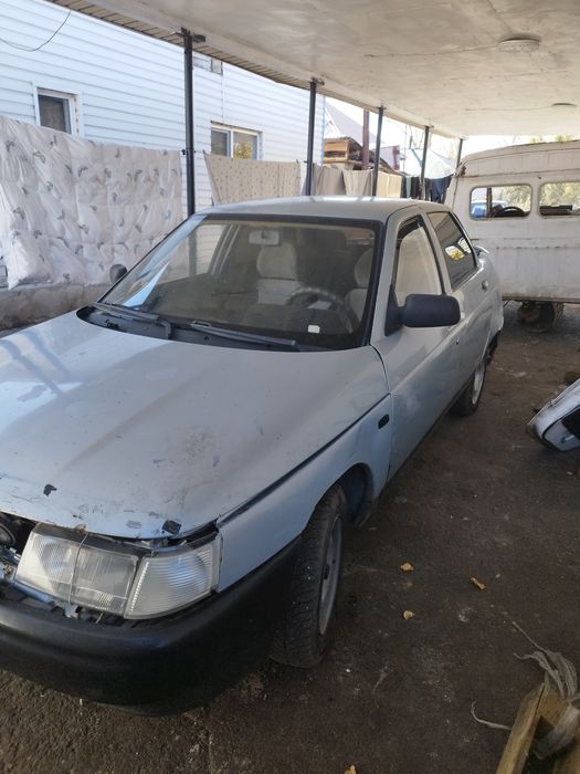 Продам ваз 2110 на запчасти