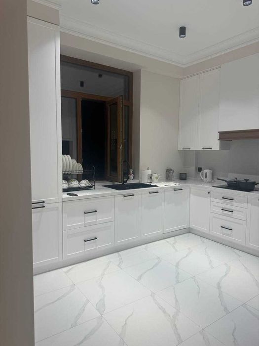 ГОТОВЫЙ АРЕНДАТОР! 3 ком кв-ра! Дружба Народов! Ор-р Ташкент сити ID02