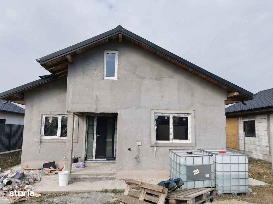 Vand casa la gri Popricani