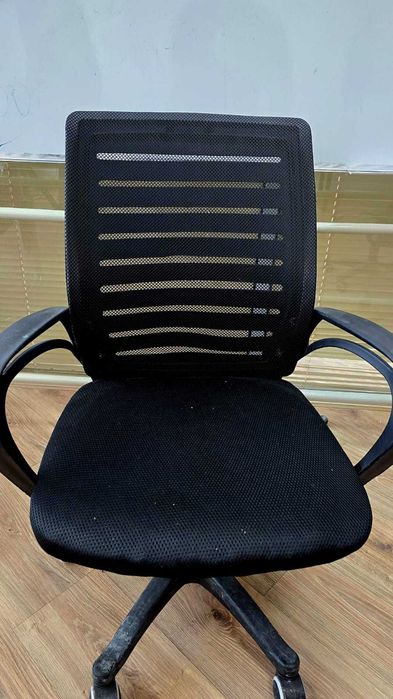 Продам офисные стулья