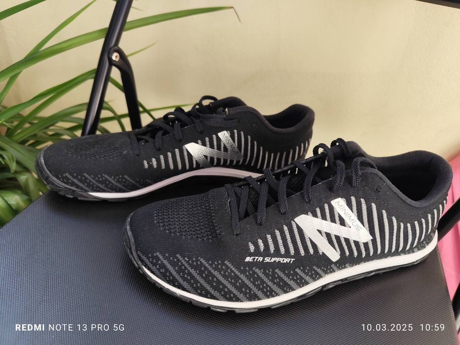 New Balance Men's
с мрежа която позволява крака да  диша
Размер 45.5
2