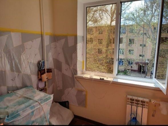 Сотилади 1 хона 3 этаж Микрорайонда жойлашган.Агентство