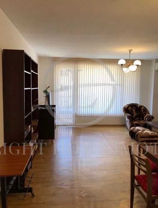 Продава се Тристаен апартамент в Пловдив, Кючук Париж - 110 кв.м за 2082 €/кв.м - Снимка #4