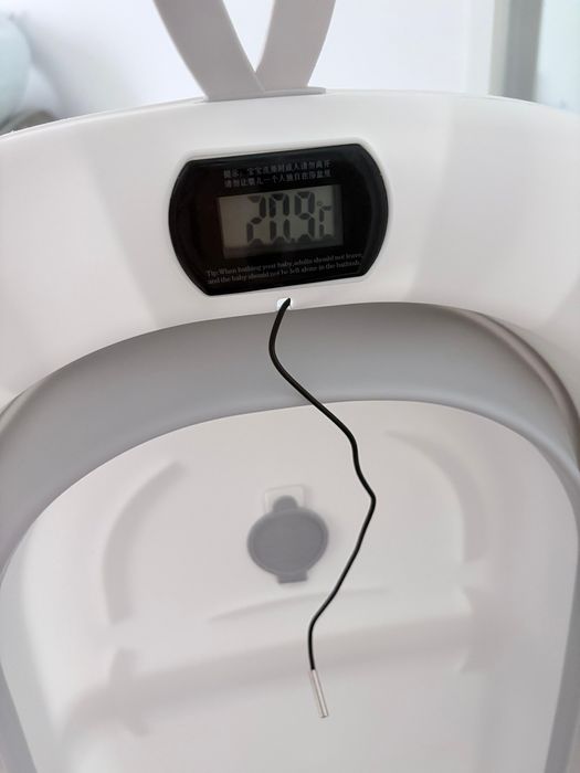 Cadita bebe  cu termometru