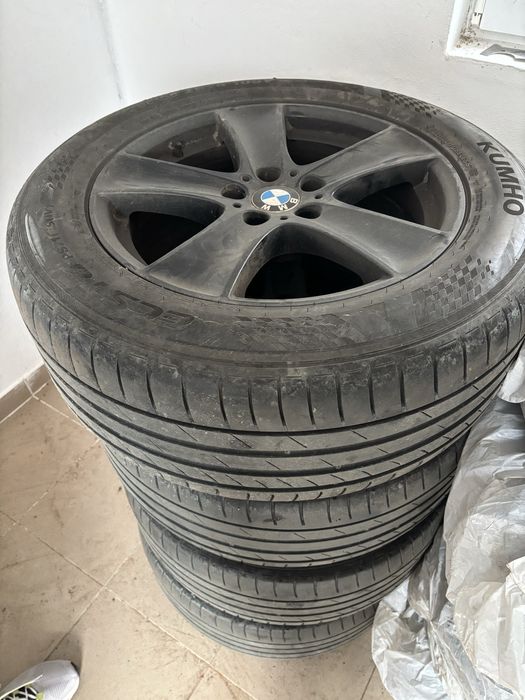 Vand BMW X5 motor 3.0 180KW an 2012 in conditii foarte bune!!