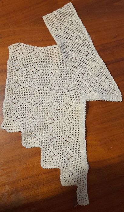 Guler croșetat din fir de macrame