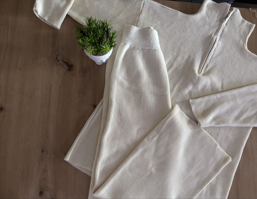 Комплект от две части