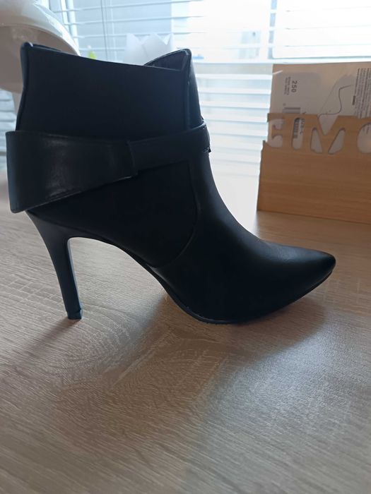 Продавам дамски боти, нови