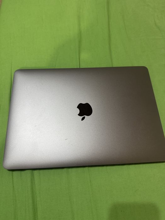 Laptop Apple Macbook Air M1 8GB, SSD 256gb