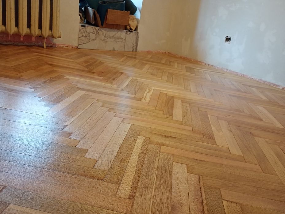 Raschetez montez chituiesc lacuiesc parchet din lemn masiv