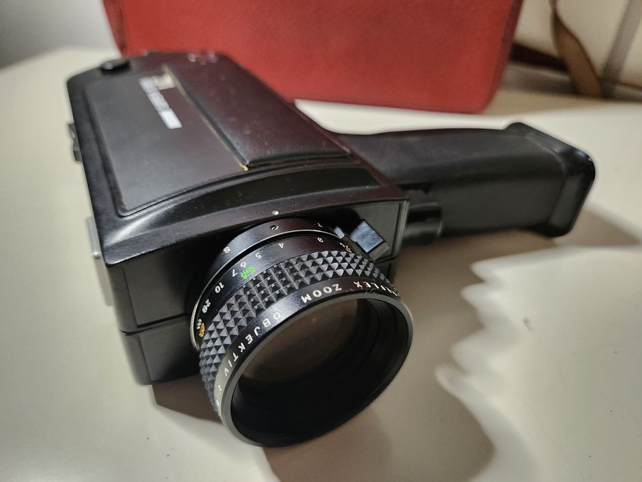Vand camera Revue Super-8 S300 pt colectie
 comercializat în 1970-71