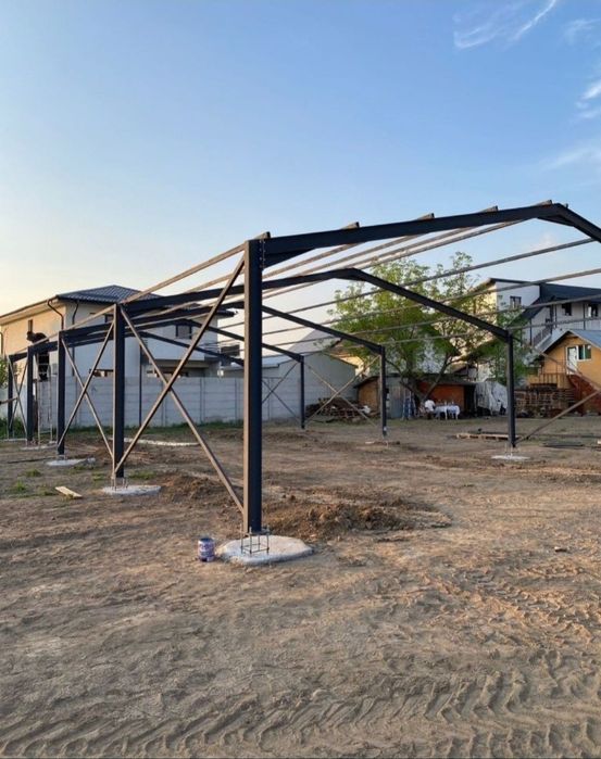 Vând structura metalica