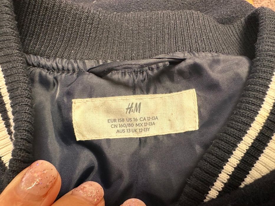 Vand geaca Bomber H&M,copii 12-13 ani