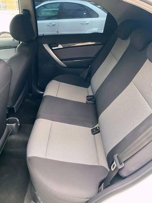 Nexia 3 avtomat sotiladi