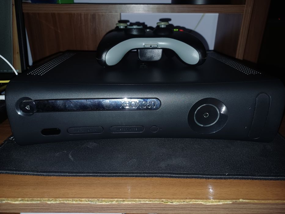 Xbox 360 Elite 120gb cu NXE