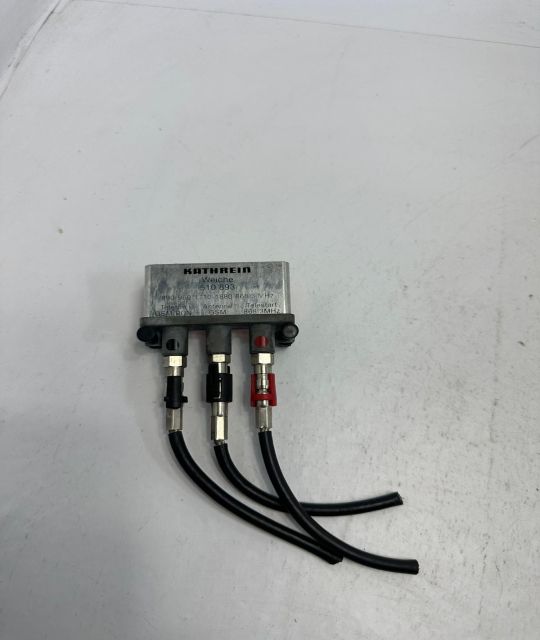 Amplificator antena A2038270442 Mercedes-Benz E-Class W211/S211