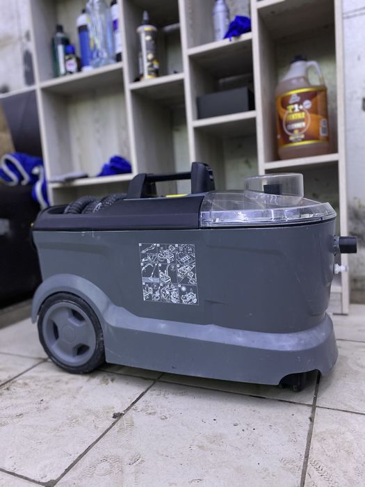 Продам Моющий Пылесос Karcher Puzzi 10/1
