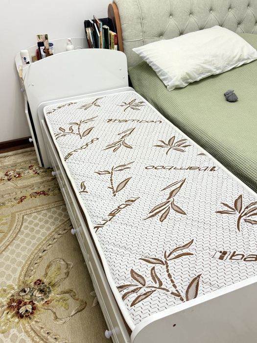 Продается кровать детская, матрас и тумба в подарок