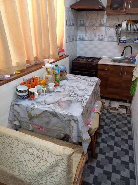 O'g'il bollarga srochna 1ta bolaga kvartirada joy bor.