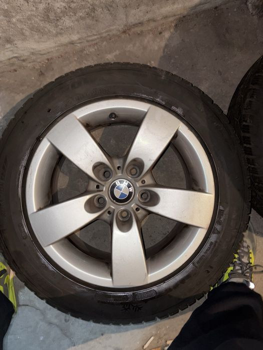 Комплект Зимни гуми с джанти за BMW 215/65/ 16