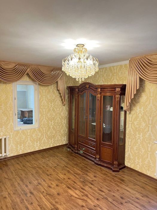 Kvartira sotiladi Shayxontoxur tumani bel tepa daxasi  2/3/9/  68m²