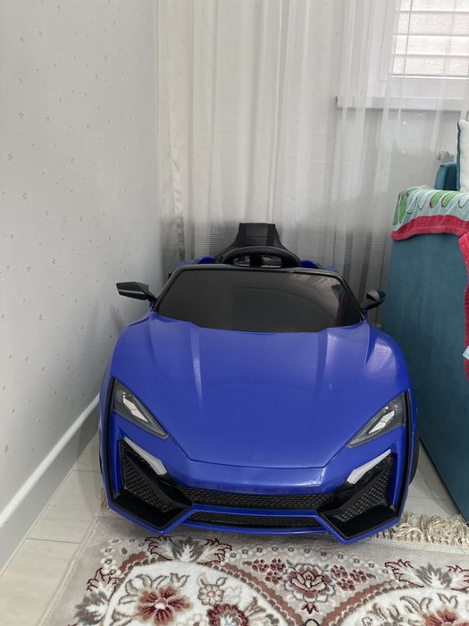 Машина детская в отличном состоянии