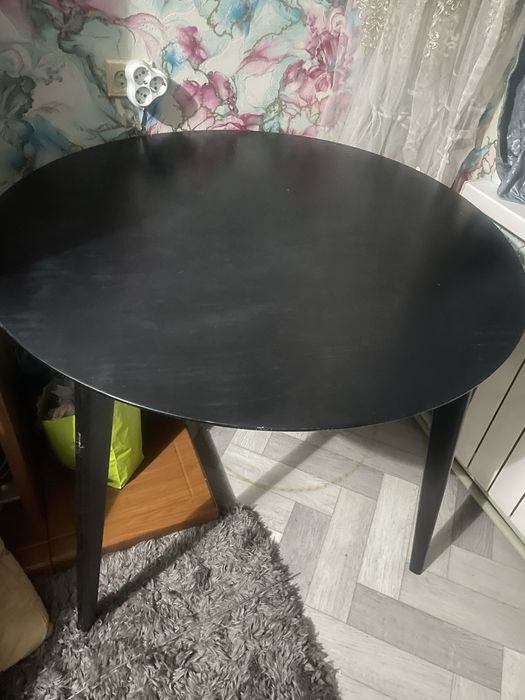 Продам стол новый