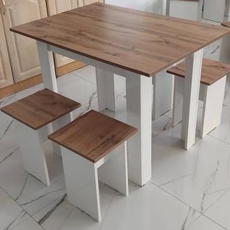Продам стол и табуретки 4шт.