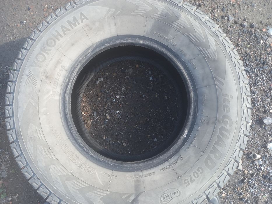 Продам зимнию резину.