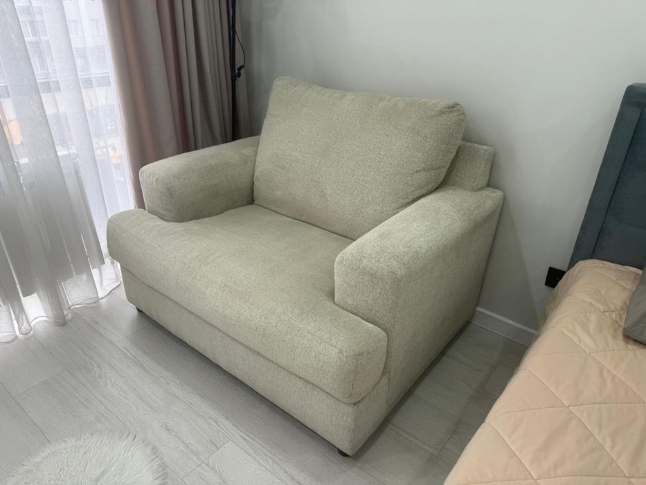 Продам кресло (ashley)