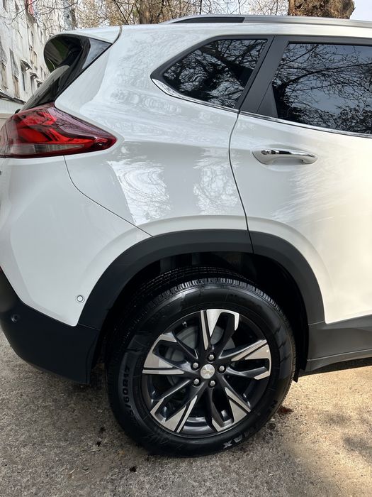 Продам свой Tracker 2 Premier 2023