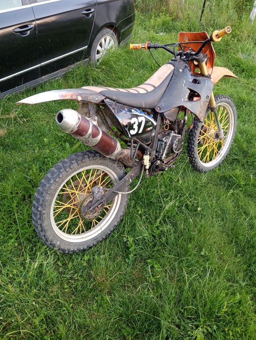 Vând cros 125cc       .