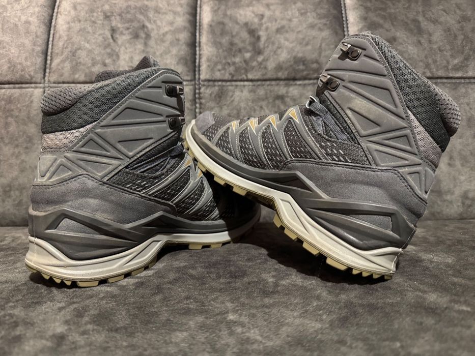 Lowa Innox PRO Gore Tex MID Boots.
