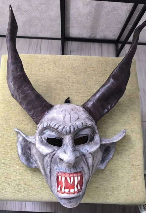 Маска Крампус , папье-маше
