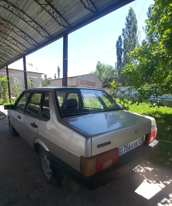 Lada 99 көлігі. Жылы 1998.