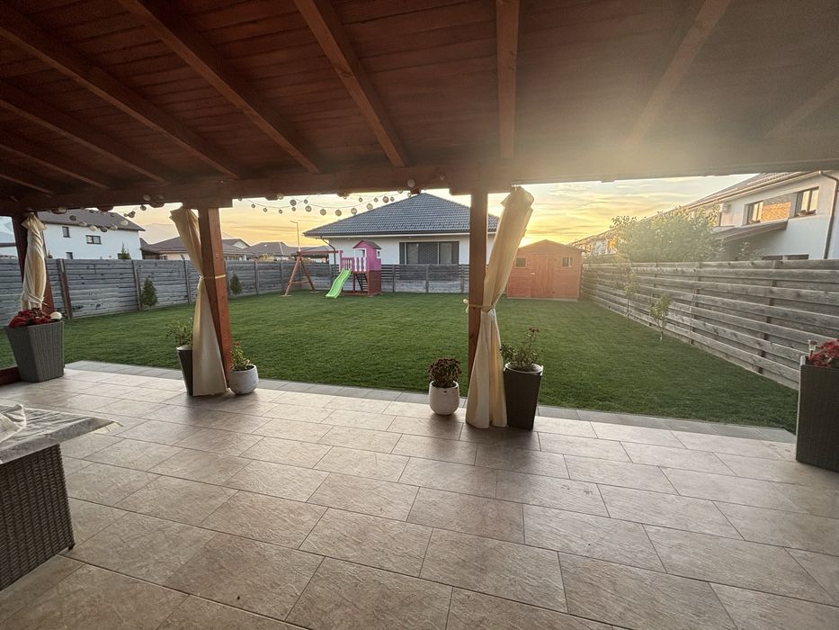 Casă de închiriat – Cartier Izvor