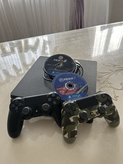 Sony PlayStation 4slim