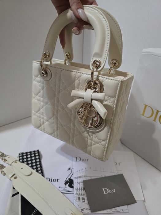 Налична чанта Lady Dior Latte