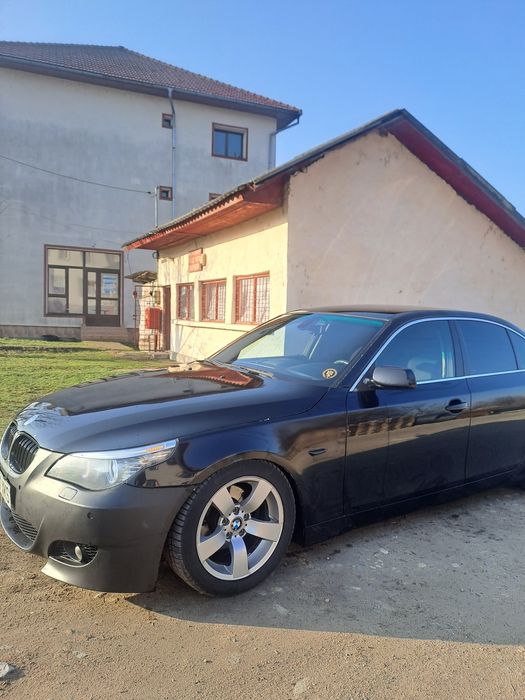 Vând bmw e60 sau schimb cu golf 5
masina este personala de 2ani de zil