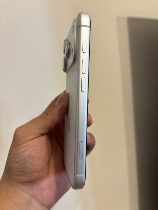 Продам iPhone 17 Pro 256 gb silver! EAC