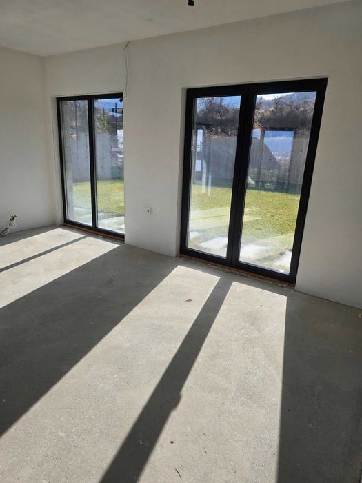 Продава се Къща в с. Марково, Област Пловдив - 272 кв.м за 1030 €/кв.м - Снимка #1