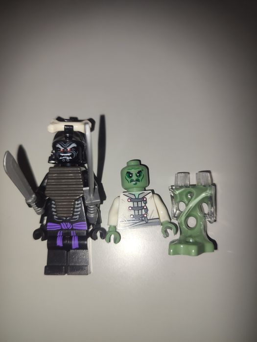 Продам лего фигурки