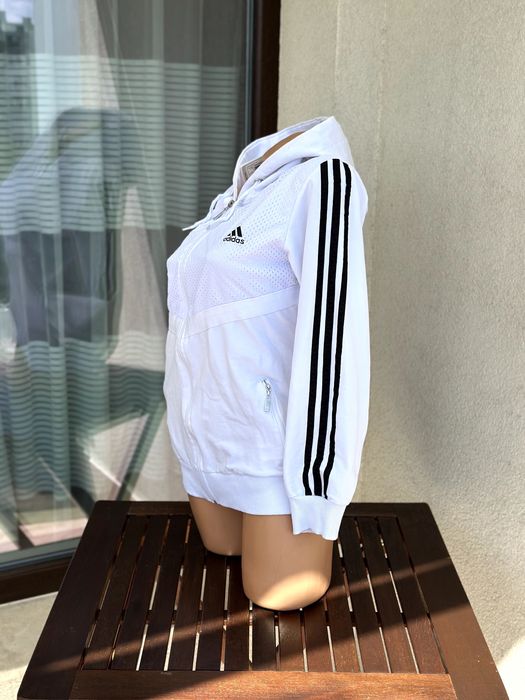 Дамско горнище Adidas - размер М, Ново с етикет